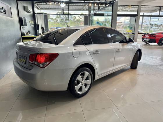 CHEVROLET CRUZE 1.8 LT 16V FLEX 4P AUTOMÁTICO CHEVROLET CRUZE 1.8 LT 16V FLEX 4P AUTOMÁTICO